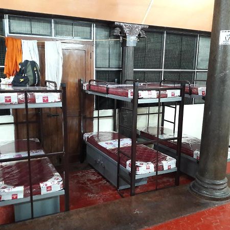 Devasthanam Lodge Thiruvananthapuram Zewnętrze zdjęcie