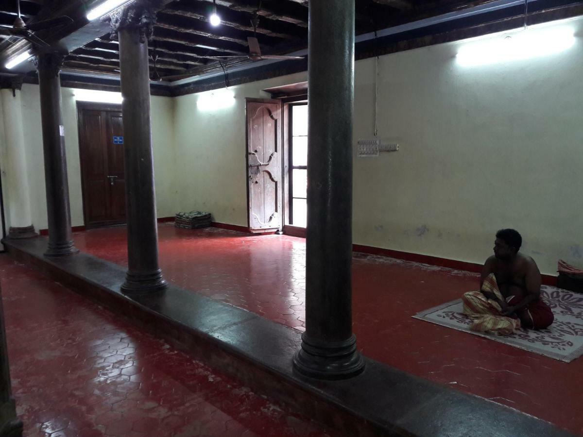Devasthanam Lodge Thiruvananthapuram Zewnętrze zdjęcie