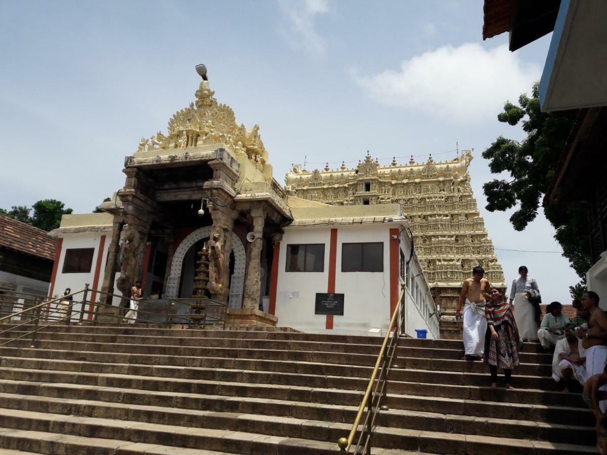 Devasthanam Lodge Thiruvananthapuram Zewnętrze zdjęcie