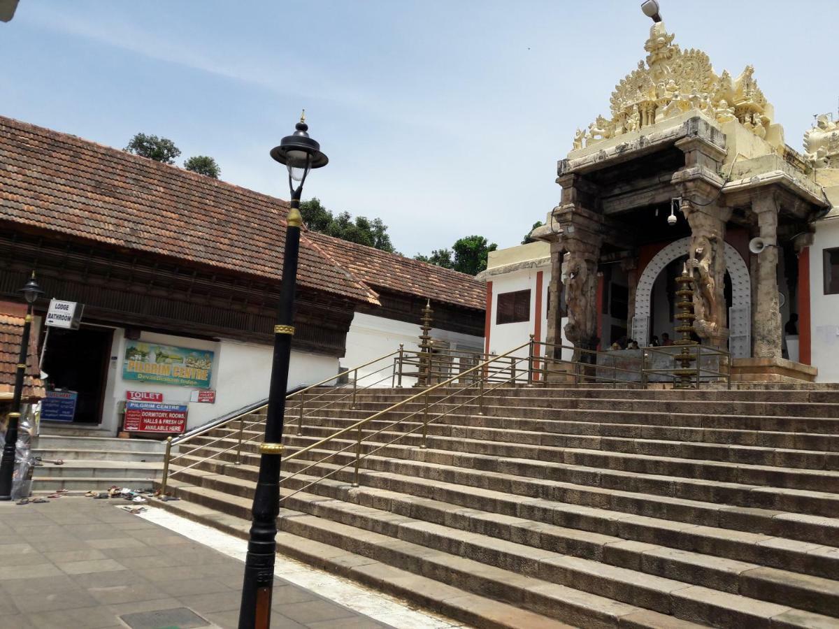 Devasthanam Lodge Thiruvananthapuram Zewnętrze zdjęcie