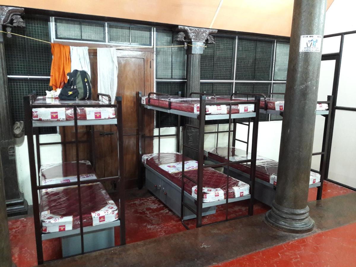 Devasthanam Lodge Thiruvananthapuram Zewnętrze zdjęcie